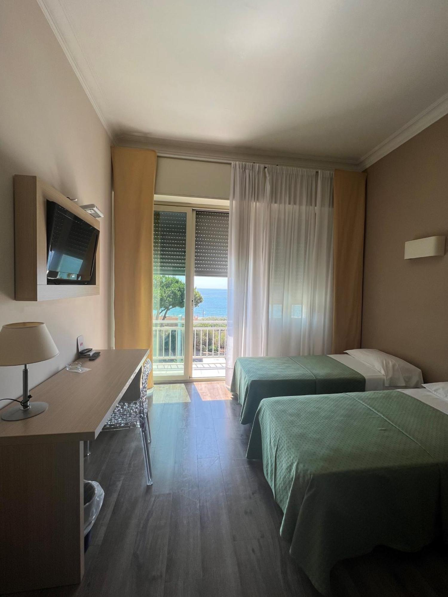 Hotel Napoleon Сан Ремо Екстериор снимка