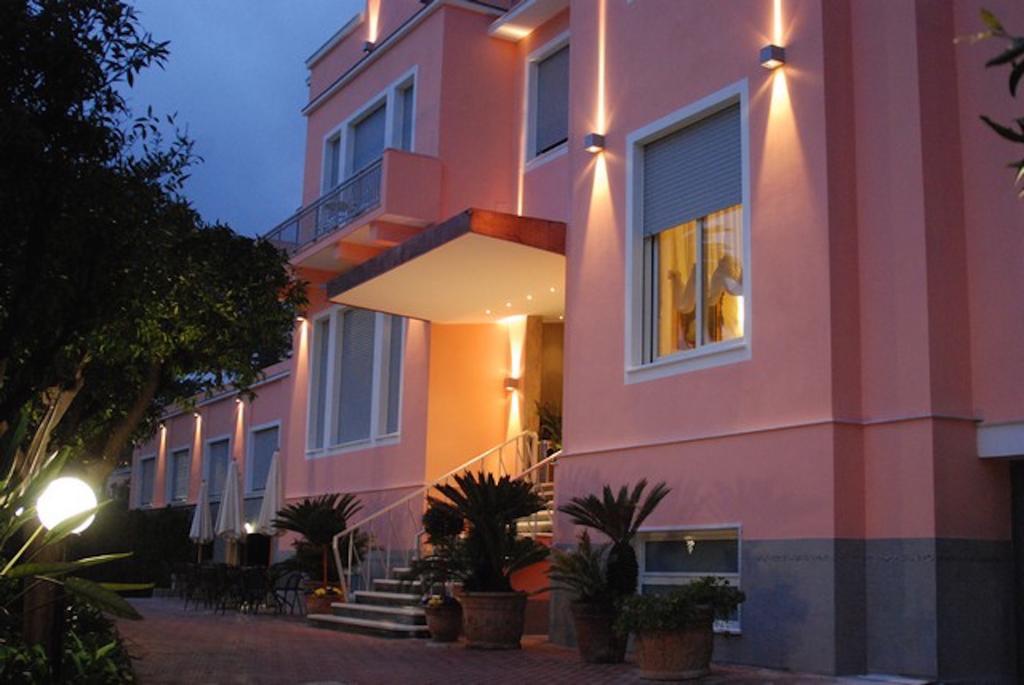 Hotel Napoleon Сан Ремо Екстериор снимка