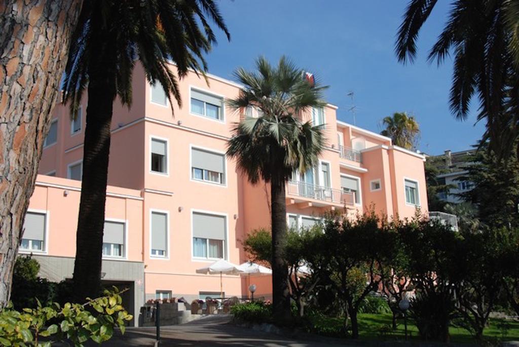 Hotel Napoleon Сан Ремо Екстериор снимка