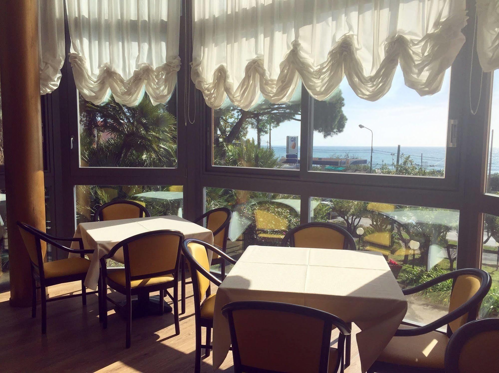 Hotel Napoleon Сан Ремо Екстериор снимка